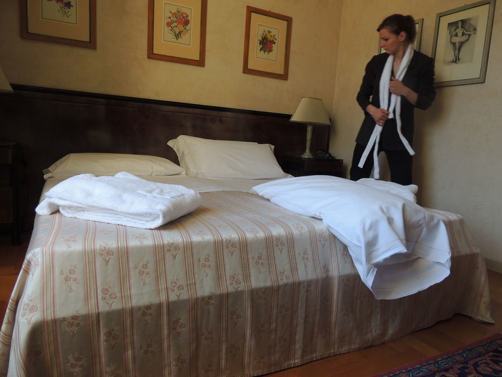 Hotel Verdi Boutique Hotel Parma Ngoại thất bức ảnh