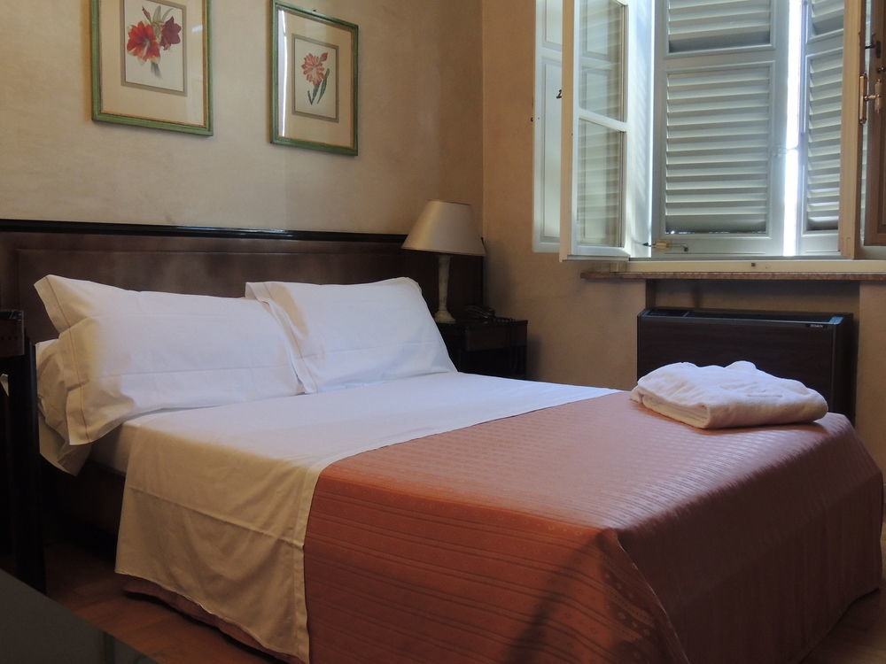 Hotel Verdi Boutique Hotel Parma Ngoại thất bức ảnh
